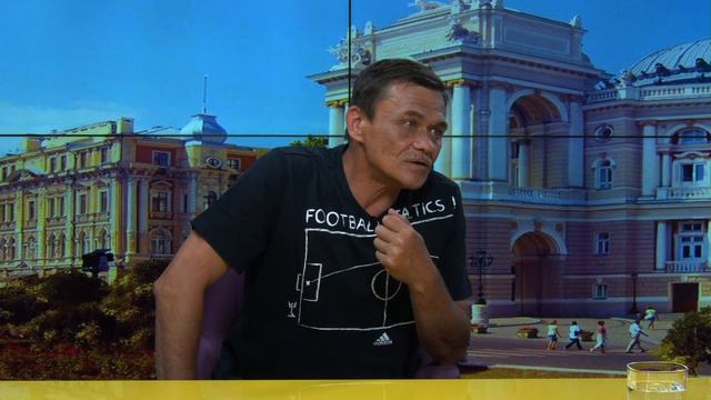 Голубые Экраны: Главная улица города и "аттракционы"