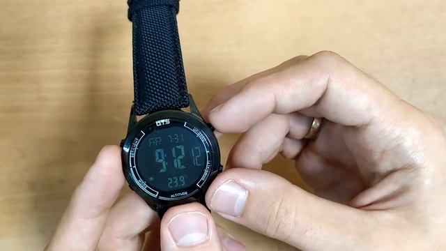 Часы фирмы O.T.S модель Е0007 с термометром, барометром и кучей других полезностей.