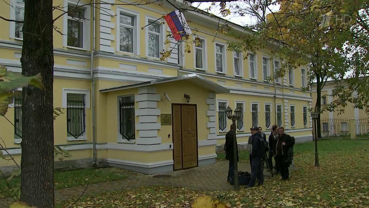 Военно окружной. Московский окружной военный суд Арбат. Военный суд Госпитальный переулок. Окружной военный суд Москва. Военный суд на Бауманской.