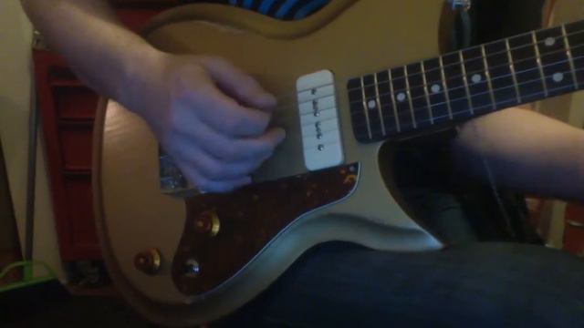 Waterslide Guitars Goldtop Telebacker w/Fralin Hum Canceling P90 Pickups смотреть онлайн