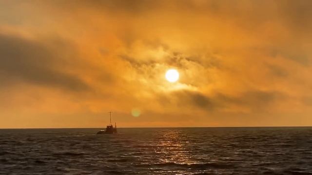 Ни когда не сомневайся,  сомневающийся подобен морской волне, ветром поднимаемой и развеваемой.