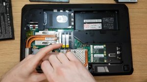 MSI GT70 MS-1762 disassemble to clean cooling system and detect graphic card problem