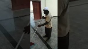 Оллохни уйини тозаловчи Угандалик хофизи Курон шу видоедан кейин имом болди!