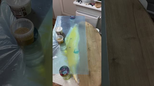 ЖУРНАЛЬНЫЙ СТОЛИК с эпоксидной смолой «Желтый океан» #resinart #epoxyresin #diy #своимируками #surf