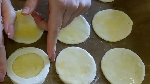 Слоеные Пирожные Гнезда с кремом Шанти смотреть онлайн