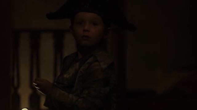 Подростки увидели ПРИЗРАКА в доме?... смотреть онлайн