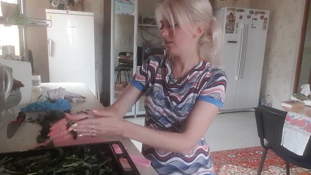 Ферментирую листья малины! Почему название " Интересная жизнь в пригороде" ?