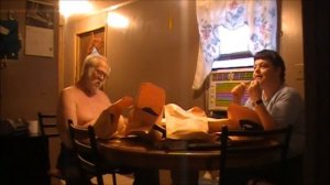 ЗЛОЙ ДЕД ОТПРАВЛЯЕТ ПОЧТУ......Я РЖАЛ , ОЧЕНЬ СМЕШНО