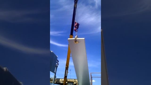 Захват для сендвич панелей