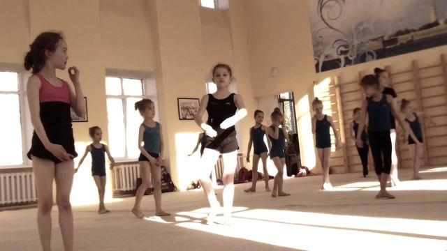 Урок по хореографии для гимнасток (преподаватель-хореограф – Дарья Барабанова)