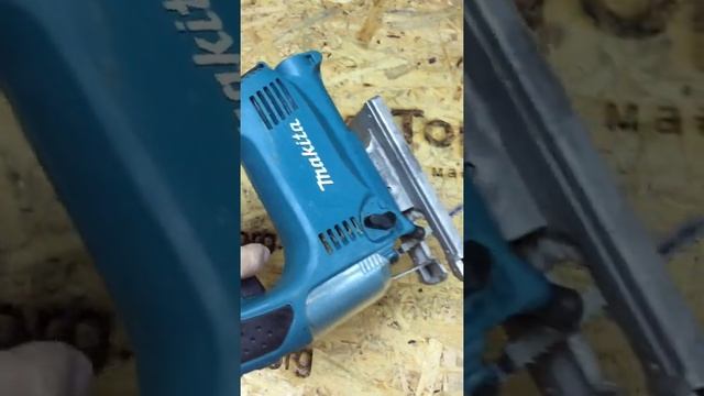 Электролобзик Makita 4329