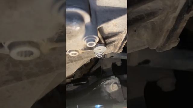 Замена масла в МКПП-5 MQ200 шкода октавия А7 1-часть смотреть онлайн