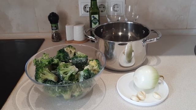 Суп-пюре из брокколи. Вкусный вегетарианский суп.
