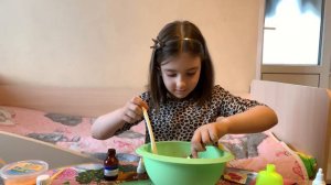 АЛИНА ДЕЛАЕТ СЛАЙМ из клея, 3 рецепта залипательное видео super video SLIME from glue sticky video