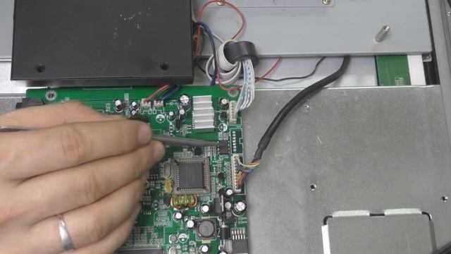 ремонт телевизора akai lta 20a301m не включается, потраченное зря время на диагностику смотреть онлайн