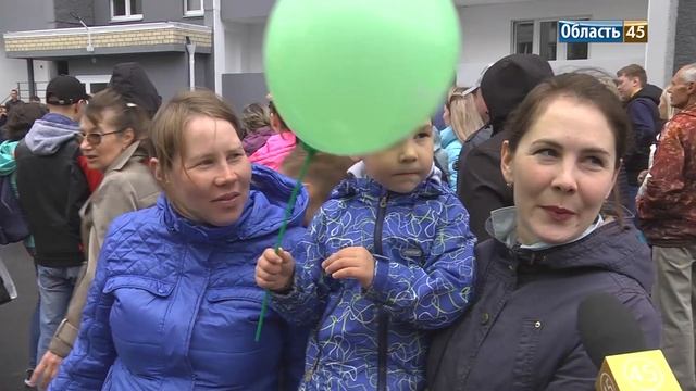 Курганцы получили ключи от квартир в новом доме смотреть онлайн