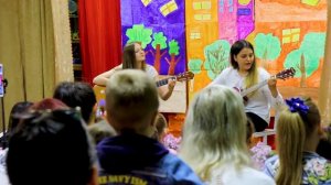 "Кораблик детства уплывает в детство..."