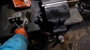 ZAZ Sens. Замена опор двигателя.