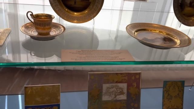 ВЛОГ из ПИТЕРА! Фарфор, стекло, куклы - максимальная концентрация прекрасного) смотреть онлайн