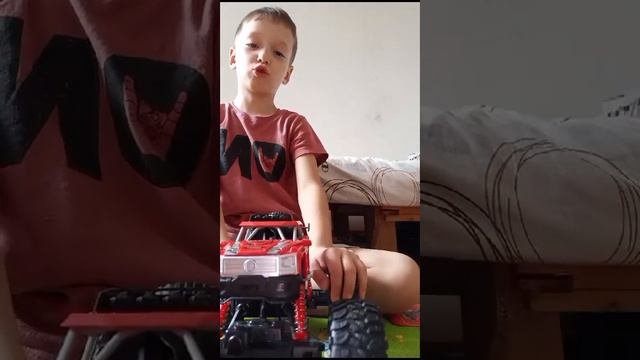 Красный снегирь - новый монстртрак Владика