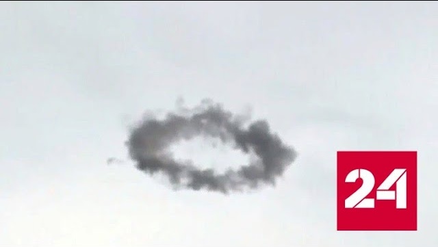 Новое черное кольцо появилось в небе над Подмосковьем - Россия 24 