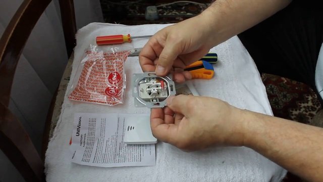 Как заменить выключатель