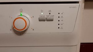 Добрый день! Посудомойка Elecktrolux 63021Набирает воду и ср...
