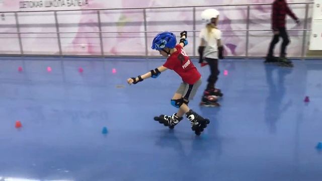 Кобра на конусах. Роллер-Омск в Маяк Молле смотреть онлайн