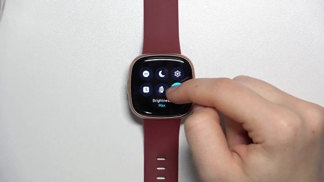 FITBIT Versa 4 | Как поменять яркость экрана на FITBIT Versa 4 - Настройки яркости экрана