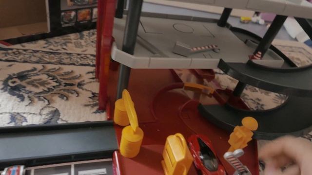 Игровой набор Bburago Гараж Ferrari - смотреть перед покупкой! смотреть онлайн