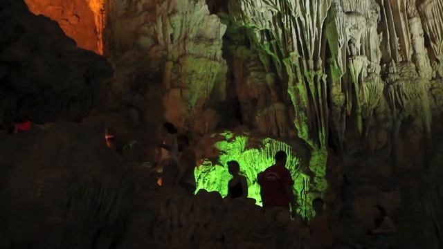 Halong Bay Tour vs Hanoi Central Backpackers Hostel - Halong Hideaway Tour смотреть онлайн