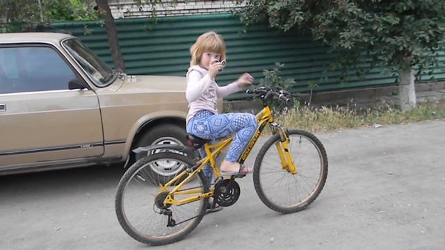 Как научиться кататься на велосипеде (за 15 минут)