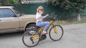 Как научиться кататься на велосипеде (за 15 минут)