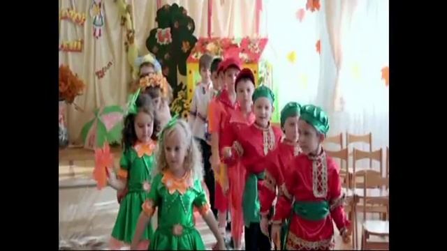 Вход с листьями  Жёлтый вальс