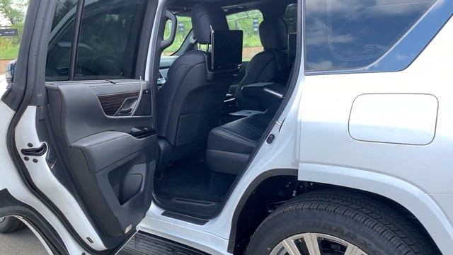 LX600, комплектация VIP BLACK EDITION смотреть онлайн