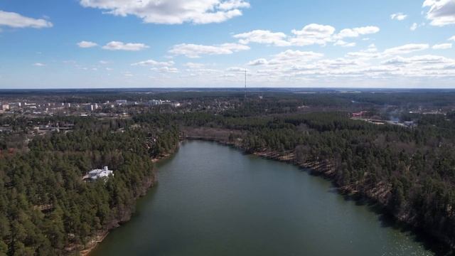 Омчино озеро, г. Луга, апрель 2022