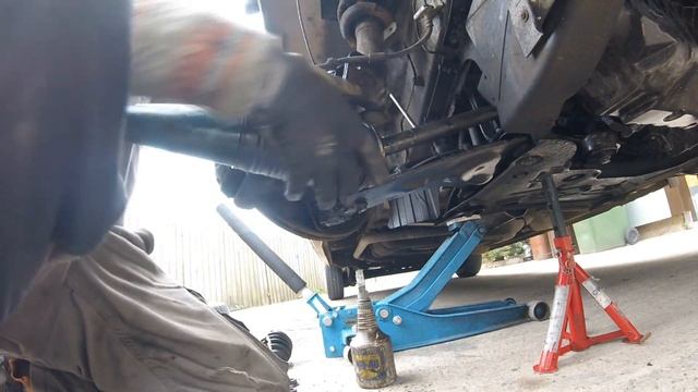 How to change the semi-axle boot Renault Vivaro/Как поменять пыльник полуоси Renault Vivaro смотреть онлайн