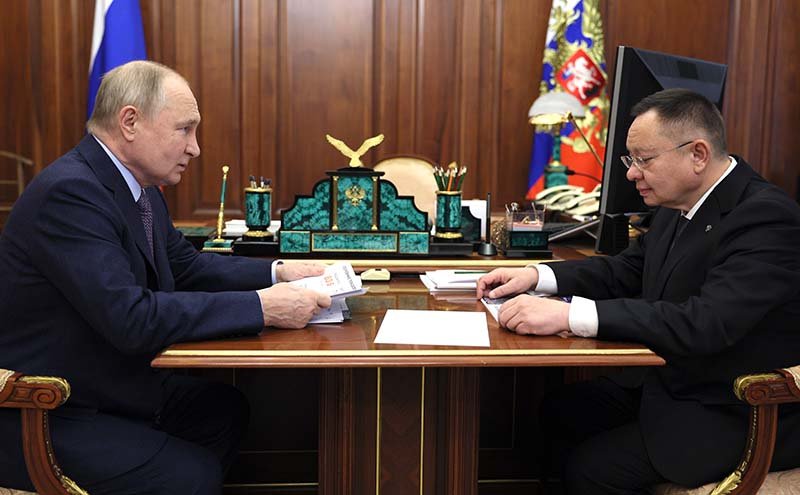 Путин провел рабочую встречу с главой Минстроя / События на ТВЦ