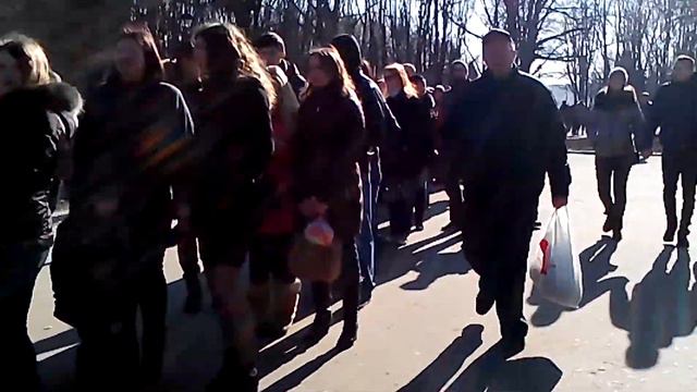 Очередь в Харьковский зоопарк 8.03.2014 смотреть онлайн