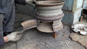 Печь из автомобильных дисков. An oven made of car wheels.