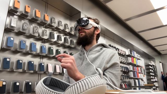 Apple Vision Pro In Store Experience, Unboxing & First Impressions! (vlog) смотреть онлайн