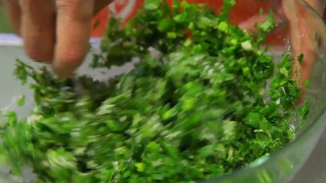 Кутабы с зеленью и творогом по рецепту канала "Соль и Сахар" смотреть онлайн