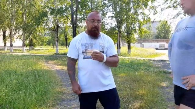 язычник Велес и его огромные бицепсы