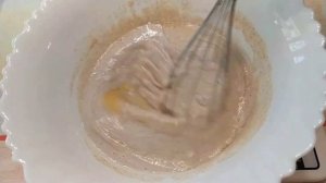 Тонкие блинчики из цельнозерновой муки на ржаной закваске