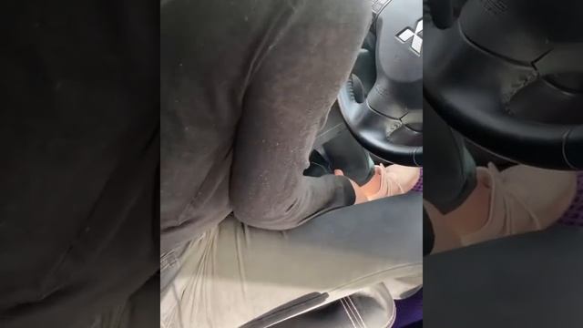 Писить ходили! Куда смотри девочка? смотреть онлайн