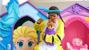 Are you sleeping Brother John, Linda Pretend Play with Baby Dolls and Playhouses