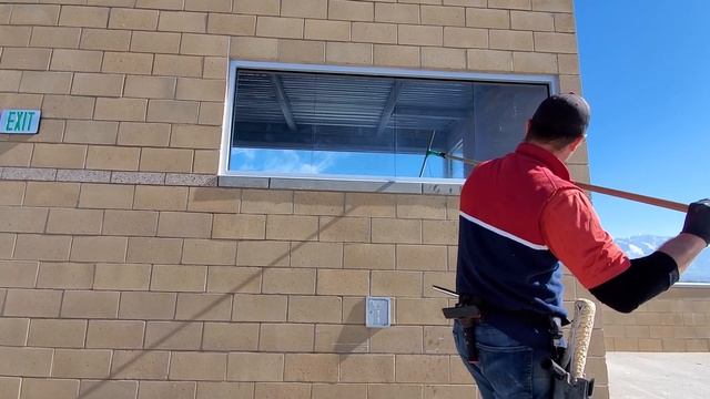 Как мыть окна , когда стёкла друг за другом . смотреть онлайн