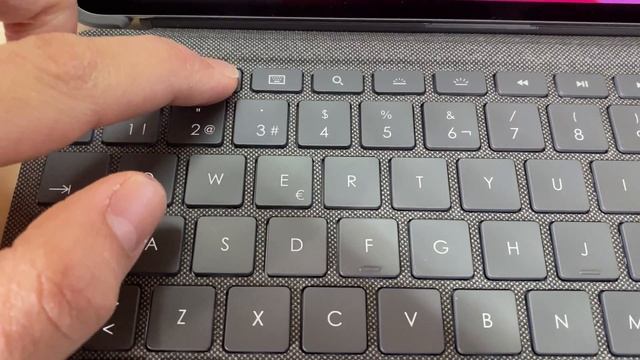 Logitech Combo Touch, la alternativa смотреть онлайн