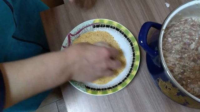 Как пожарить котлеты из свиного фарша ?