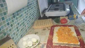 Закусочный торт-салат с рыбной консервой!!!